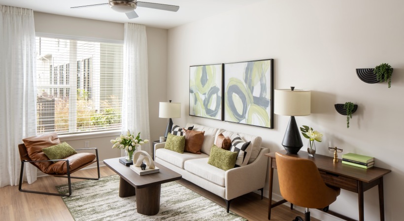 9' Ceilings with Ceiling Fans in the Living Area and Master Bedroom 9' Ceilings with Ceiling Fans in the Living Area and Master Bedroom